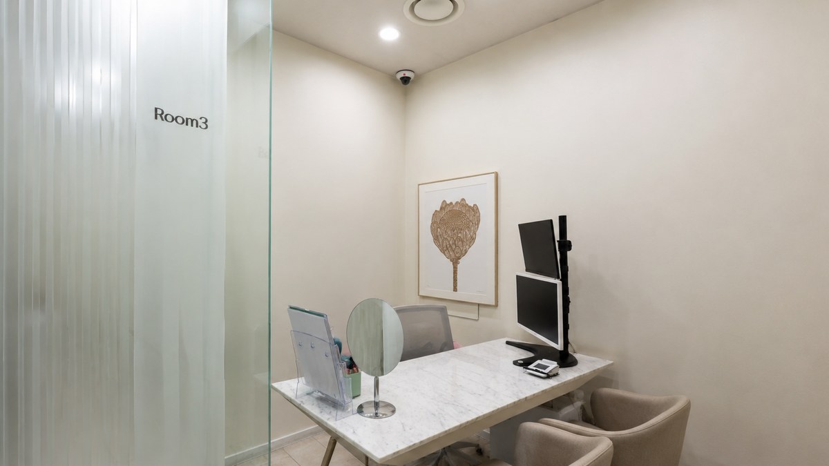 Consultation room at Dr. E-Laser Dermatology in Apgujeong, Seoul