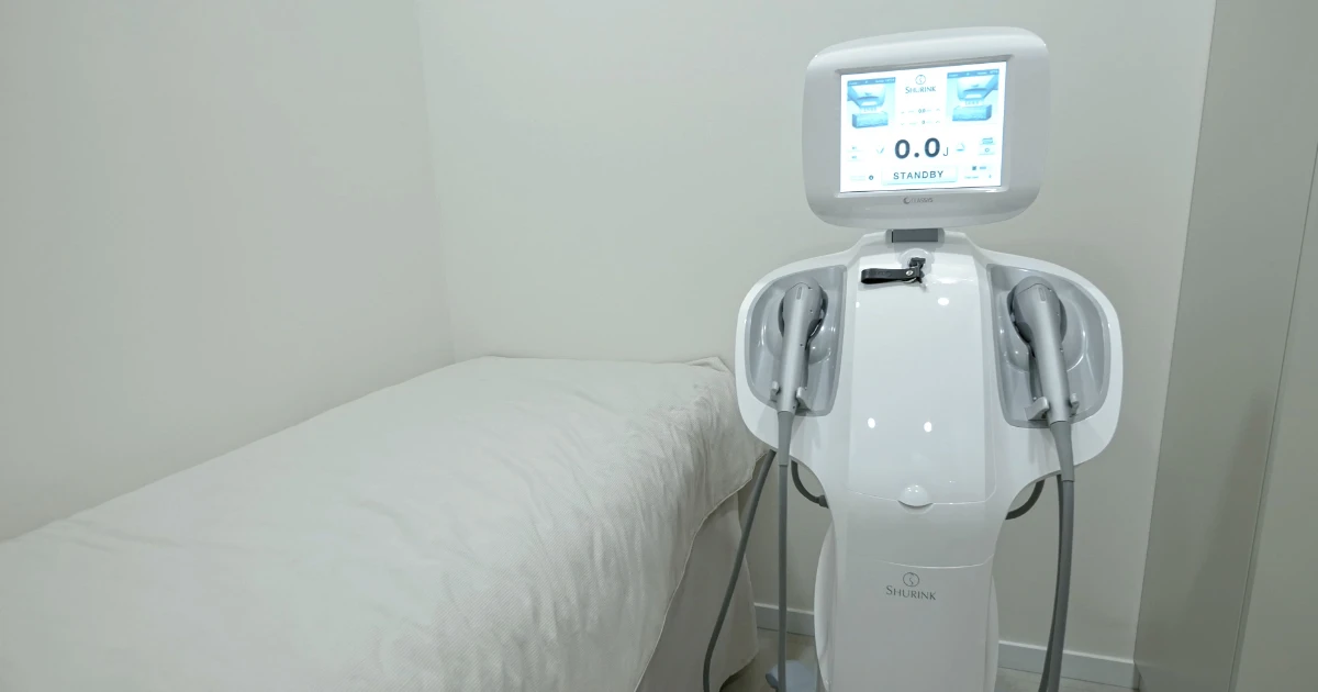 Private treatment room for Shurink Universe HIFU lifting at Dr. E-Laser Dermatology, Cheongdam, Seoul